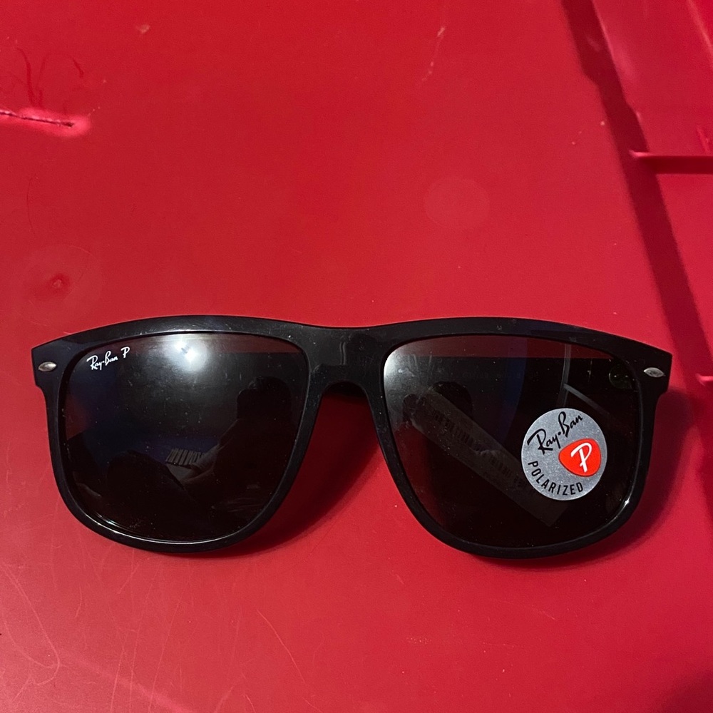 Ray-Ban RB 4147 Sunglasses